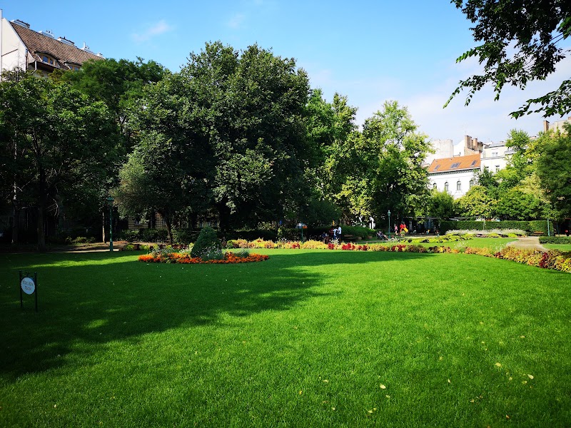 Károlyi Garden