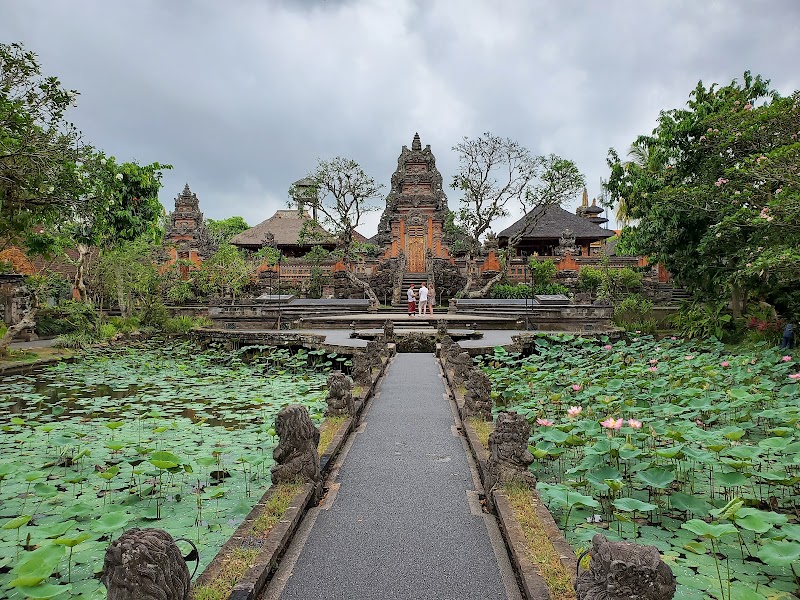 Pura Taman Kemuda Saraswati (Water Palace)